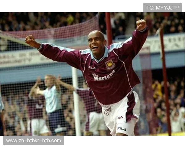 英超最佳球员辛克莱尔的职业生涯与赛场表现