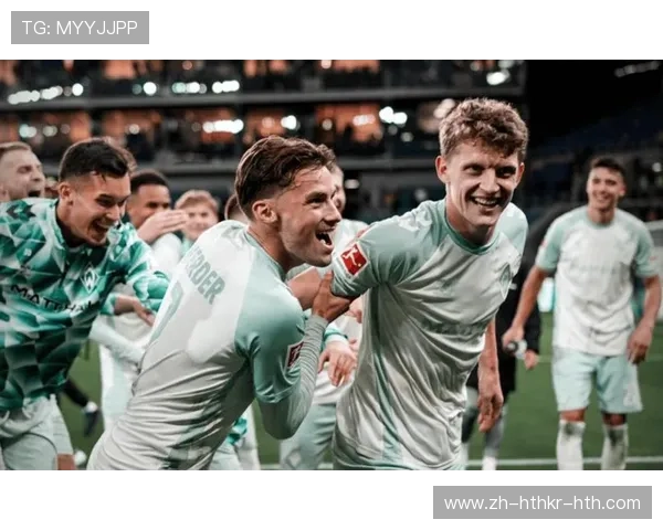 德甲现役球员代表性照片与俱乐部制服展示